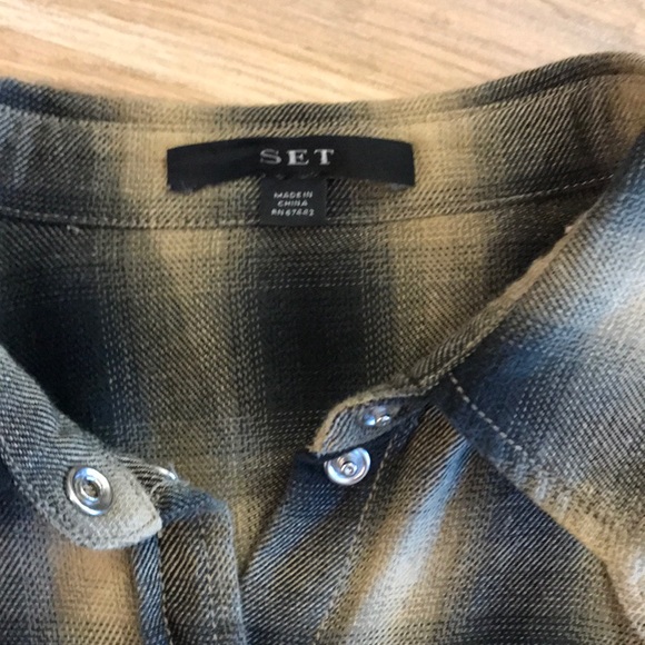 SALE!!!! 🎉 SET plaid button down, size 0 - Picture 4 of 6